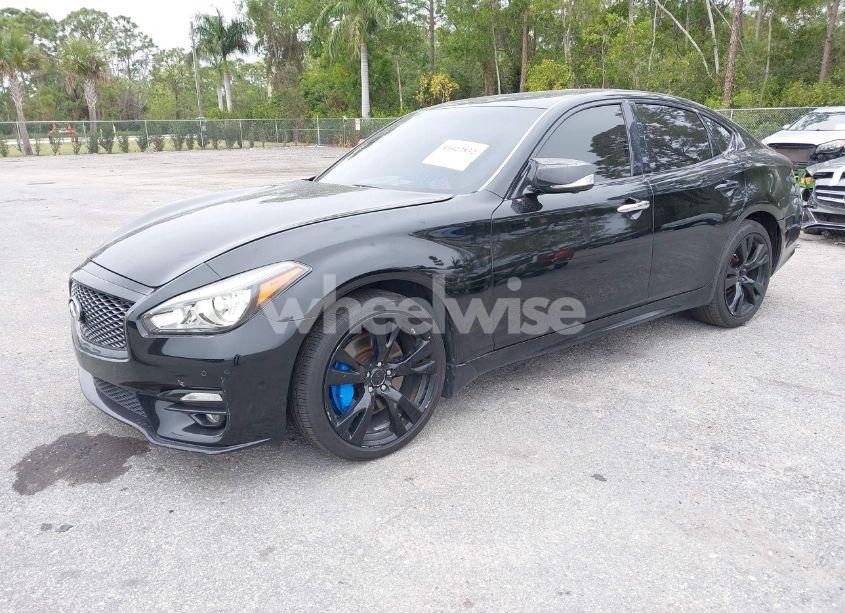 Photo 2 of 2015 Infiniti Q70 3.7X (VIN JN1BY1AR6FM561165)