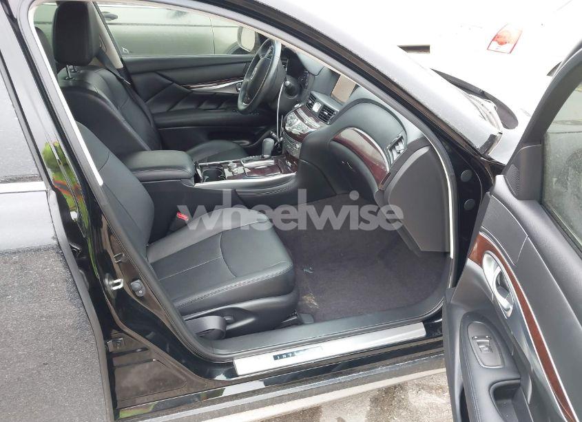 Photo 5 of 2019 Infiniti Q70l 3.7 LUXE (VIN JN1BY1PP2KM685627)