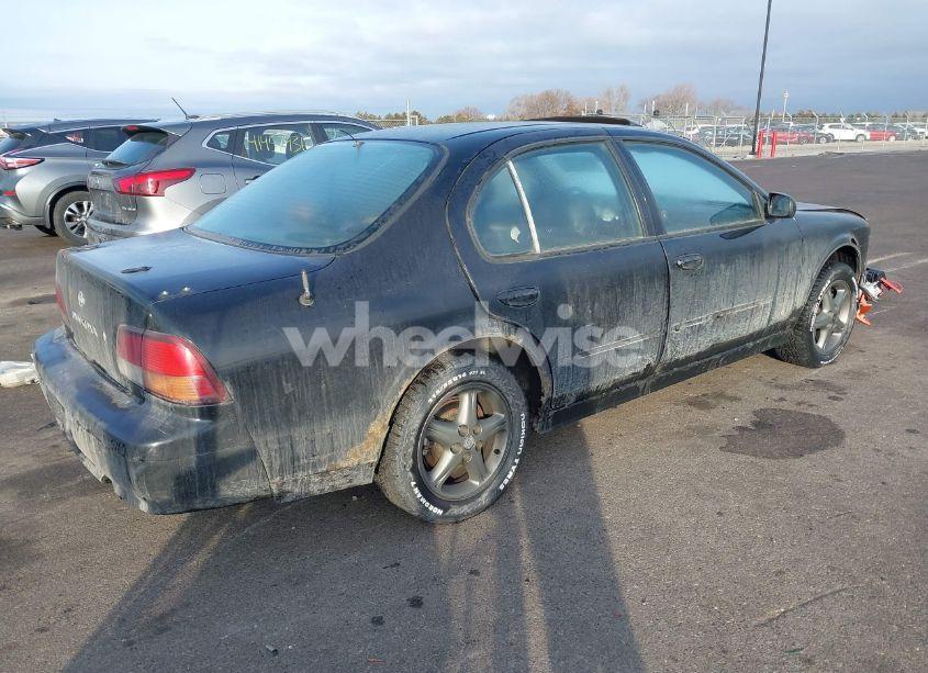 Photo 4 of 1999 Nissan Maxima GLE/GXE/SE/SE-L (VIN JN1CA21A0XT700187)