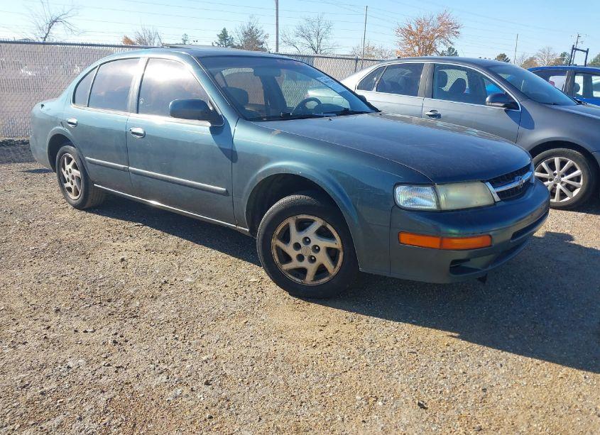 1998 Nissan Maxima GLE/GXE/SE (VIN JN1CA21A3WT402294) main photo