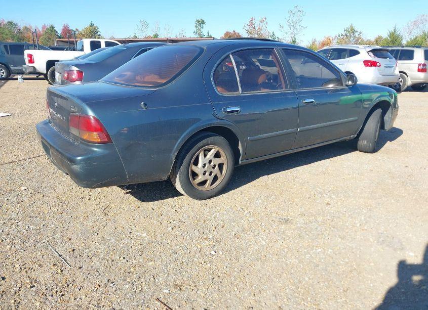 Photo 4 of 1998 Nissan Maxima GLE/GXE/SE (VIN JN1CA21A3WT402294)