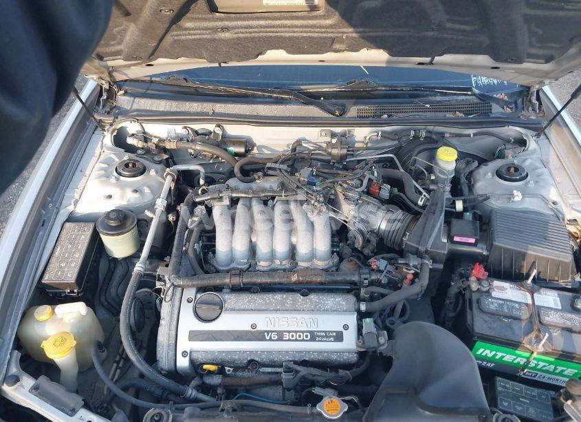 Photo 10 of 1999 Nissan Maxima GLE/GXE/SE/SE-L (VIN JN1CA21A4XT105729)