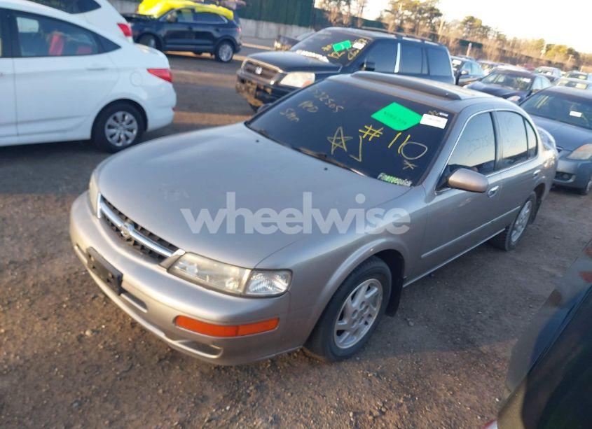 Photo 2 of 1999 Nissan Maxima GLE/GXE/SE/SE-L (VIN JN1CA21A4XT105729)