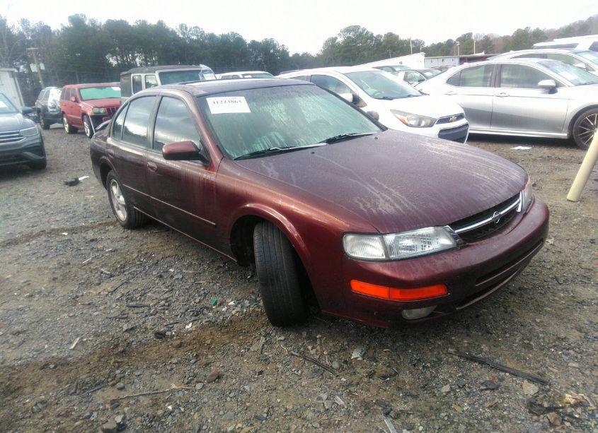 1999 Nissan Maxima GLE/GXE/SE/SE-L (VIN JN1CA21A5XT704218) main photo