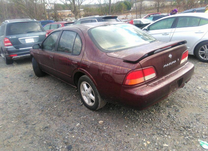 Photo 3 of 1999 Nissan Maxima GLE/GXE/SE/SE-L (VIN JN1CA21A5XT704218)