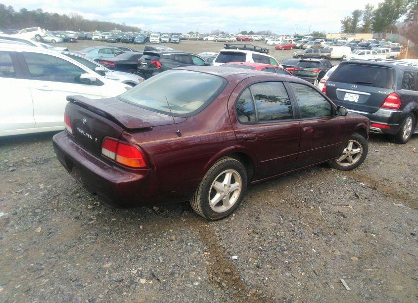 Photo 4 of 1999 Nissan Maxima GLE/GXE/SE/SE-L (VIN JN1CA21A5XT704218)