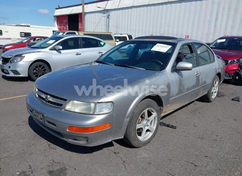 Photo 2 of 1998 Nissan Maxima GLE/GXE/SE (VIN JN1CA21A6WT301301)