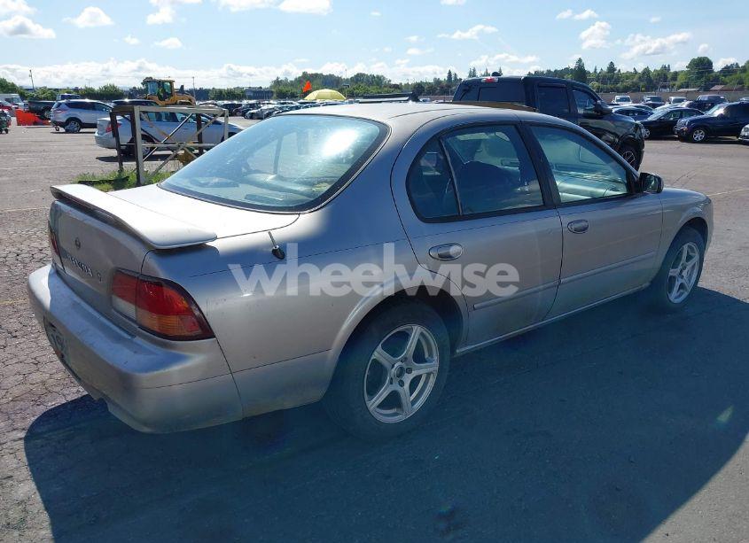 Photo 4 of 1998 Nissan Maxima GLE/GXE/SE (VIN JN1CA21A6WT301301)