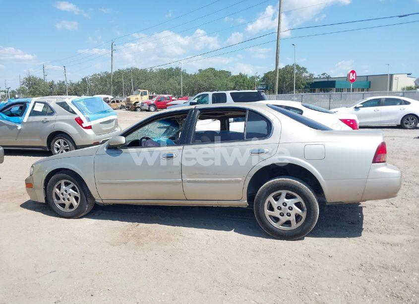 Photo 13 of 1999 Nissan Maxima GLE/GXE/SE/SE-L (VIN JN1CA21A8XT109136)