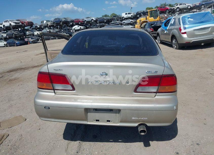 Photo 15 of 1999 Nissan Maxima GLE/GXE/SE/SE-L (VIN JN1CA21A8XT109136)