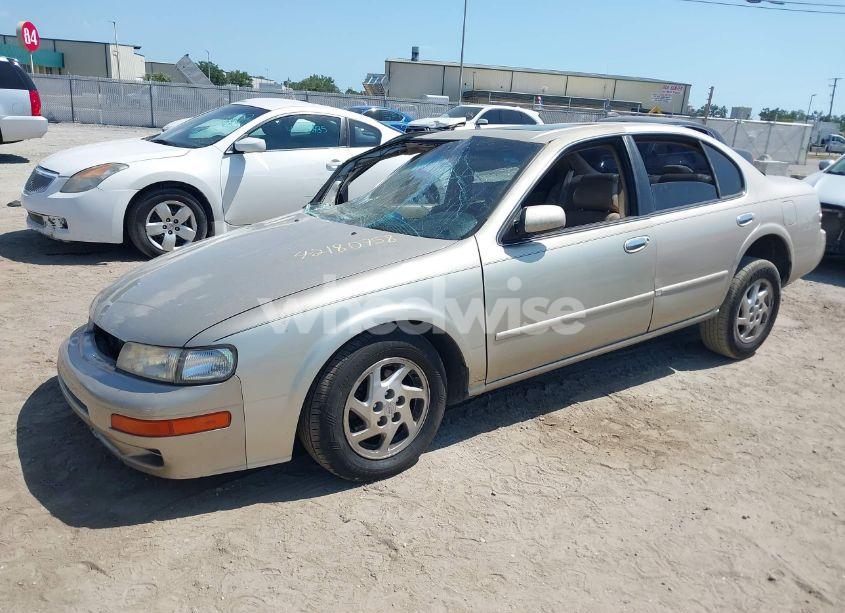 Photo 2 of 1999 Nissan Maxima GLE/GXE/SE/SE-L (VIN JN1CA21A8XT109136)