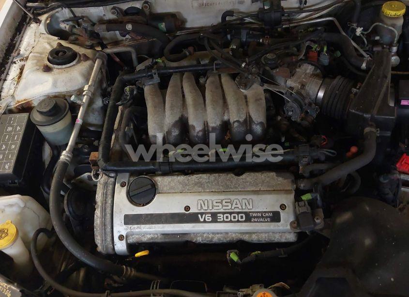 Photo 10 of 1998 Nissan Maxima GLE/GXE/SE (VIN JN1CA21A9WM805626)