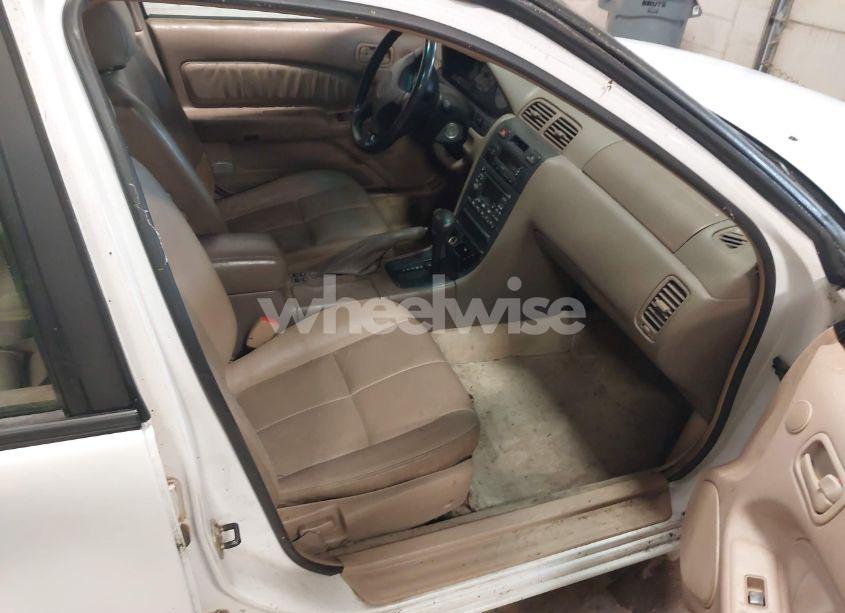 Photo 5 of 1998 Nissan Maxima GLE/GXE/SE (VIN JN1CA21A9WM805626)