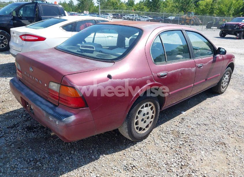 Photo 4 of 1995 Nissan Maxima GLE/GXE/SE (VIN JN1CA21D0ST641936)