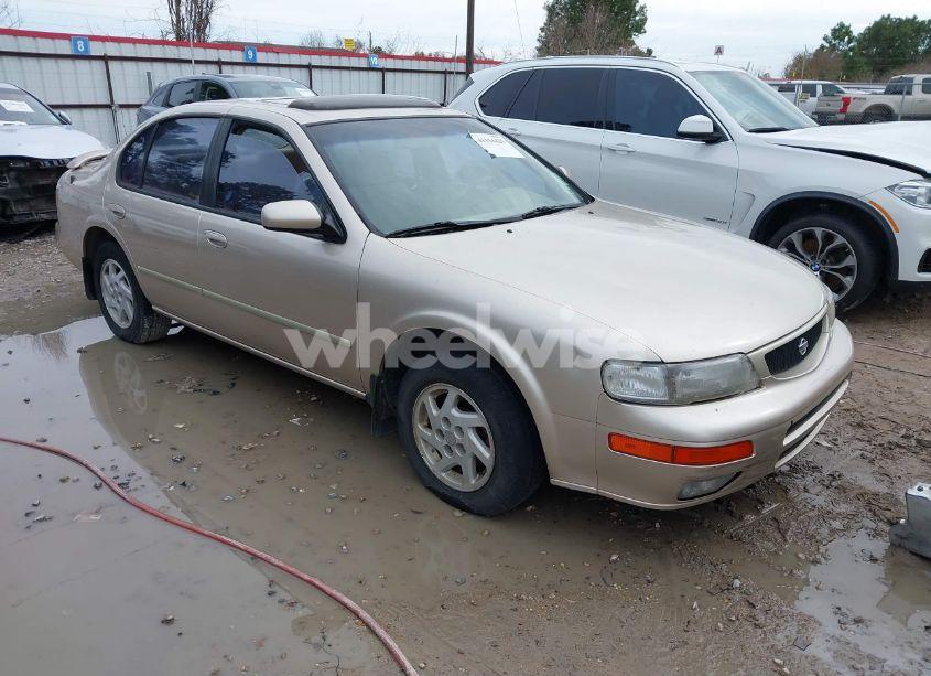 1996 Nissan Maxima GLE/GXE/SE (VIN JN1CA21D0TT704597) main photo