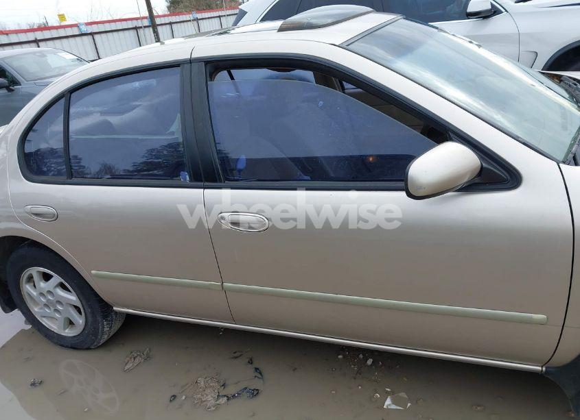 Photo 13 of 1996 Nissan Maxima GLE/GXE/SE (VIN JN1CA21D0TT704597)