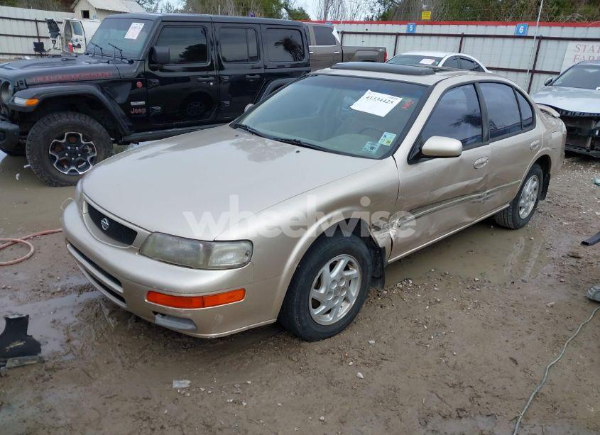 Photo 2 of 1996 Nissan Maxima GLE/GXE/SE (VIN JN1CA21D0TT704597)