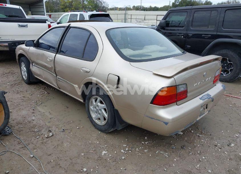 Photo 3 of 1996 Nissan Maxima GLE/GXE/SE (VIN JN1CA21D0TT704597)