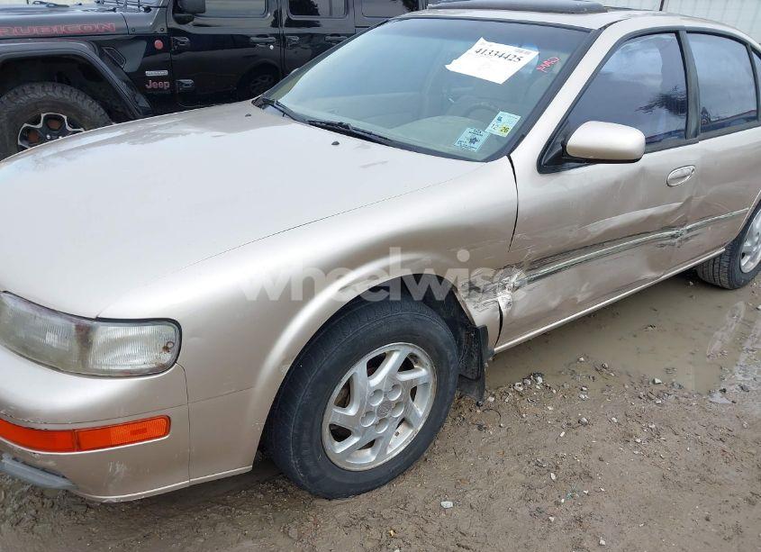 Photo 6 of 1996 Nissan Maxima GLE/GXE/SE (VIN JN1CA21D0TT704597)