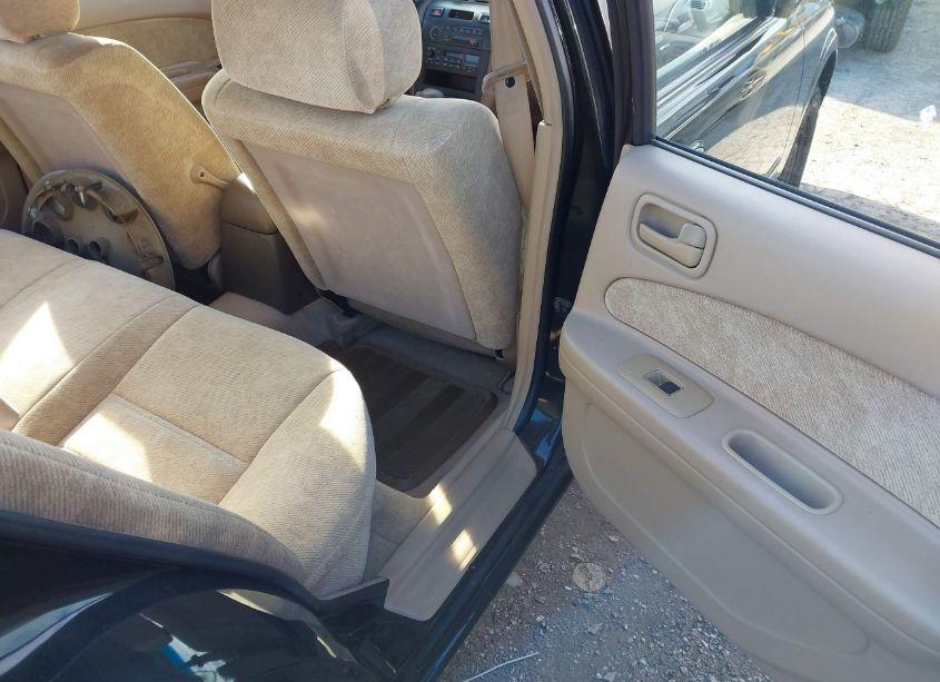 Photo 8 of 1998 Nissan Maxima GLE/GXE/SE (VIN JN1CA21D0WM905429)