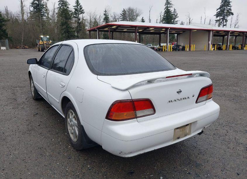 Photo 3 of 1998 Nissan Maxima GLE/GXE/SE (VIN JN1CA21D0WT525464)