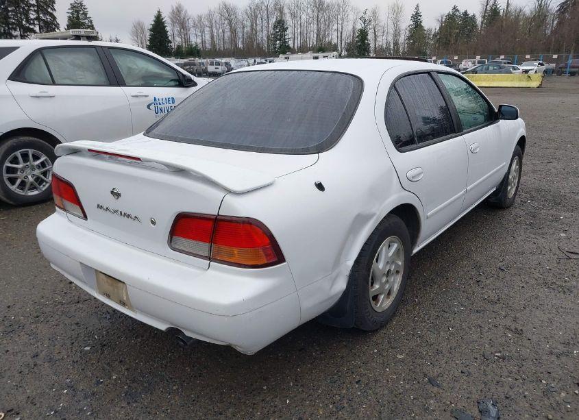 Photo 4 of 1998 Nissan Maxima GLE/GXE/SE (VIN JN1CA21D0WT525464)