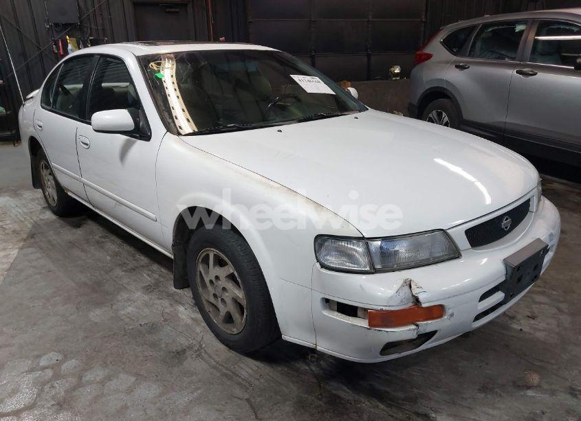 1995 Nissan Maxima GLE/GXE/SE (VIN JN1CA21D1ST012766) main photo