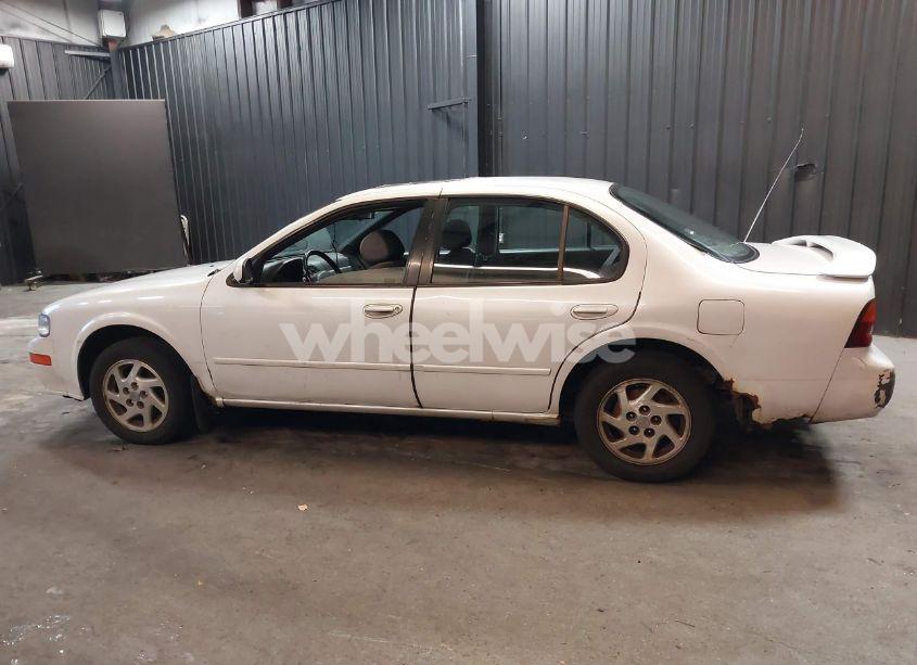 Photo 14 of 1995 Nissan Maxima GLE/GXE/SE (VIN JN1CA21D1ST012766)