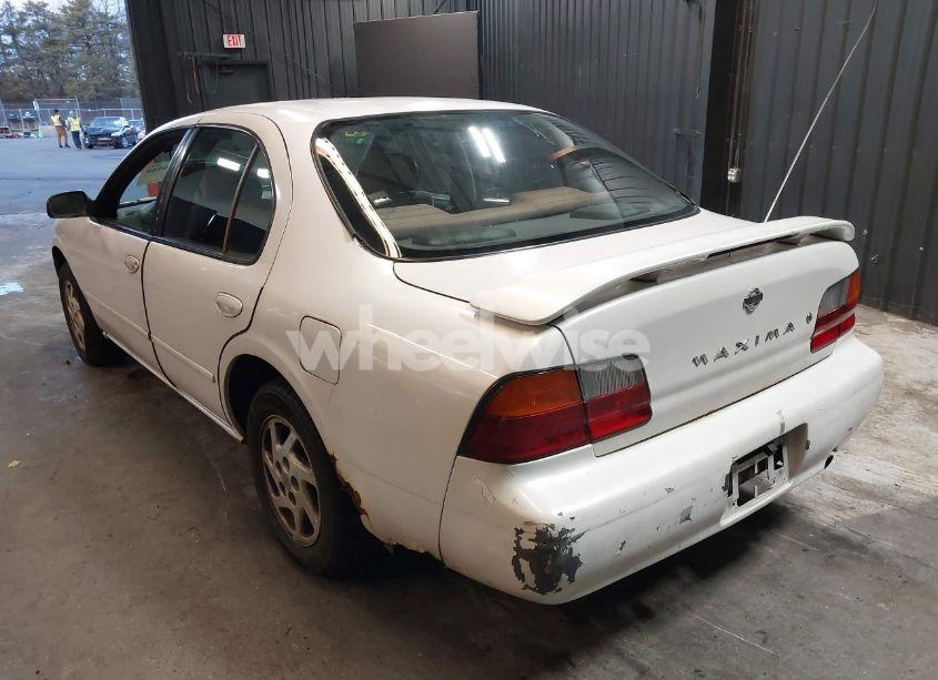 Photo 3 of 1995 Nissan Maxima GLE/GXE/SE (VIN JN1CA21D1ST012766)