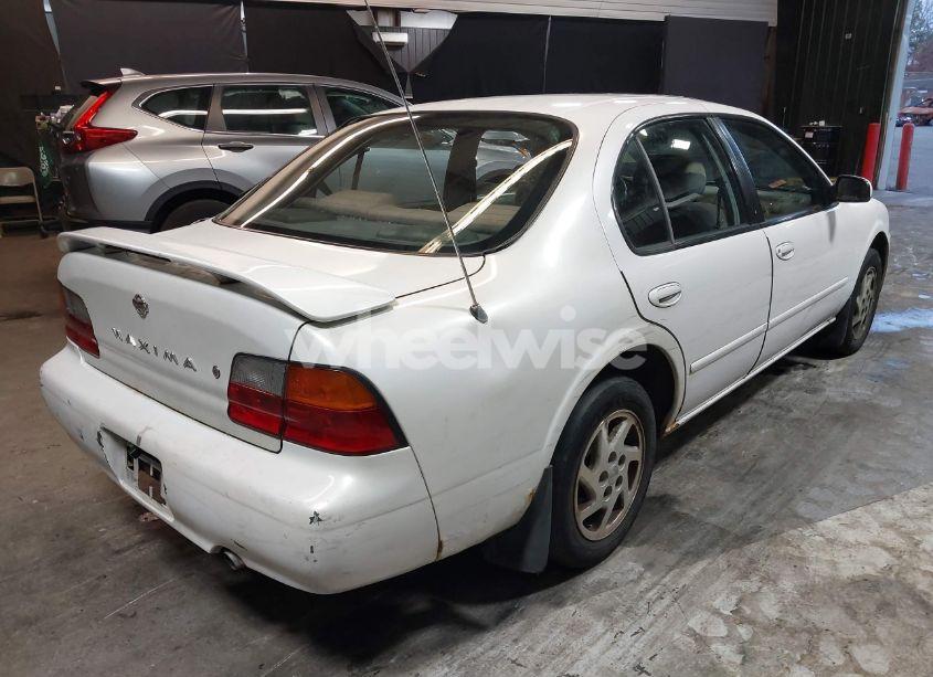 Photo 4 of 1995 Nissan Maxima GLE/GXE/SE (VIN JN1CA21D1ST012766)