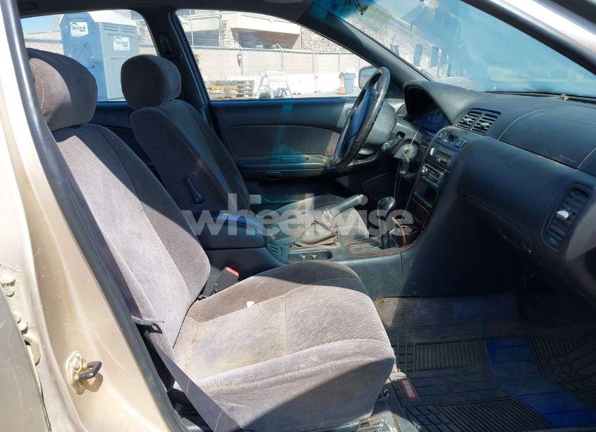 Photo 5 of 1996 Nissan Maxima GLE/GXE/SE (VIN JN1CA21D1TT171465)