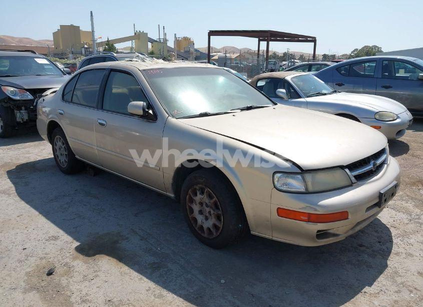 1999 Nissan Maxima GLE/GXE/SE/SE-L (VIN JN1CA21D1XM415860) main photo
