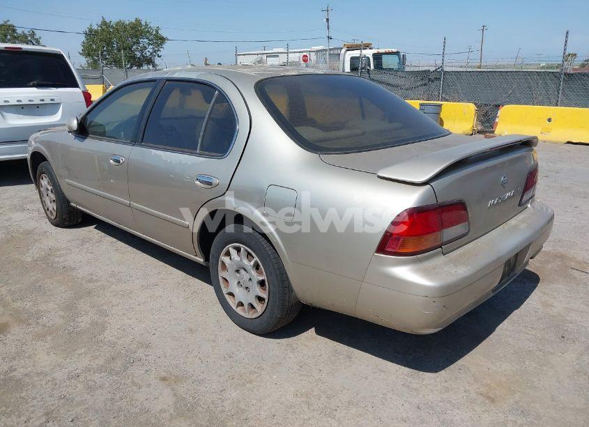 Photo 3 of 1999 Nissan Maxima GLE/GXE/SE/SE-L (VIN JN1CA21D1XM415860)