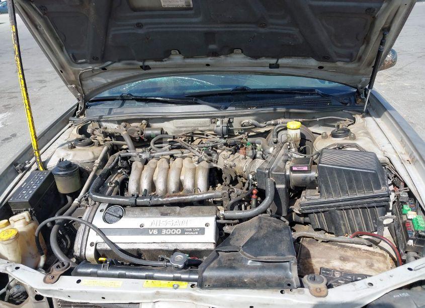 Photo 10 of 1999 Nissan Maxima GLE/GXE/SE/SE-L (VIN JN1CA21D1XT202977)