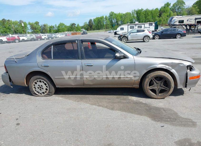 Photo 14 of 1999 Nissan Maxima GLE/GXE/SE/SE-L (VIN JN1CA21D1XT202977)