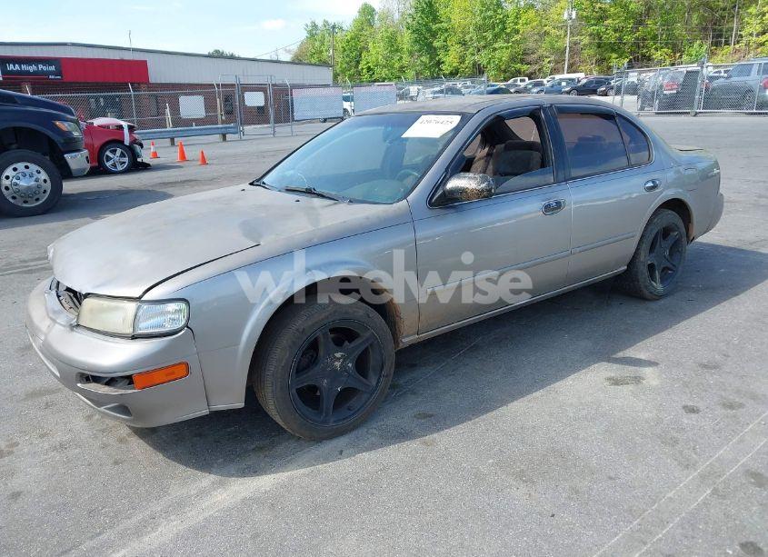 Photo 2 of 1999 Nissan Maxima GLE/GXE/SE/SE-L (VIN JN1CA21D1XT202977)