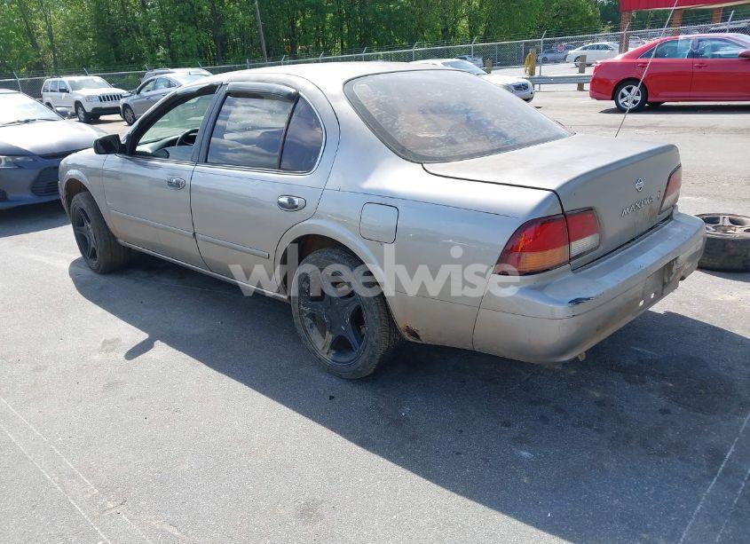 Photo 3 of 1999 Nissan Maxima GLE/GXE/SE/SE-L (VIN JN1CA21D1XT202977)