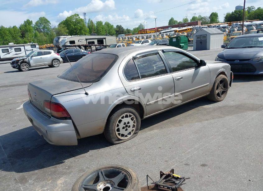 Photo 4 of 1999 Nissan Maxima GLE/GXE/SE/SE-L (VIN JN1CA21D1XT202977)