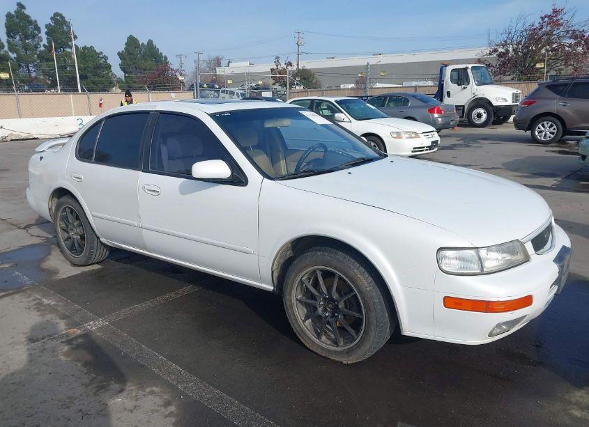 1996 Nissan Maxima GLE/GXE/SE (VIN JN1CA21D2TT118001) main photo