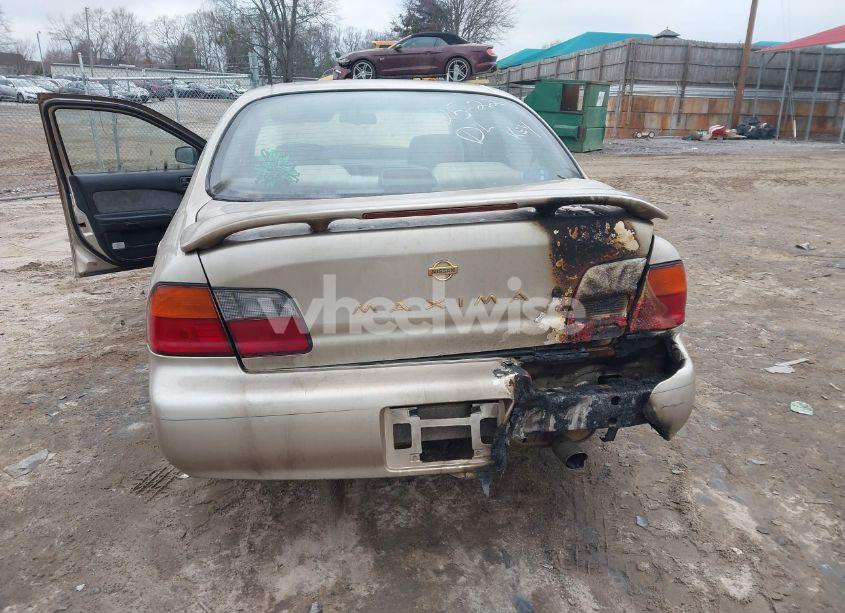 Photo 12 of 1995 Nissan Maxima GLE/GXE/SE (VIN JN1CA21D3ST088070)