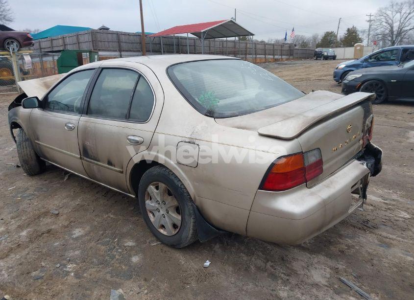 Photo 3 of 1995 Nissan Maxima GLE/GXE/SE (VIN JN1CA21D3ST088070)