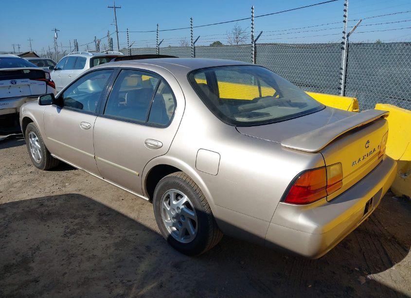 Photo 3 of 1996 Nissan Maxima GLE/GXE/SE (VIN JN1CA21D3TT103295)