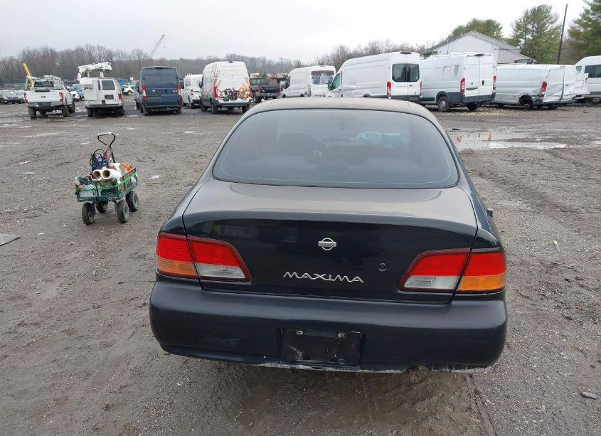Photo 17 of 1998 Nissan Maxima GLE/GXE/SE (VIN JN1CA21D3WM911998)