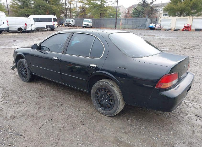 Photo 3 of 1998 Nissan Maxima GLE/GXE/SE (VIN JN1CA21D3WM911998)