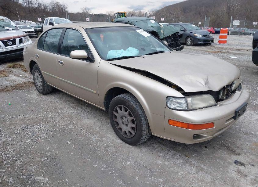 1998 Nissan Maxima GLE/GXE/SE (VIN JN1CA21D3WT524177) main photo