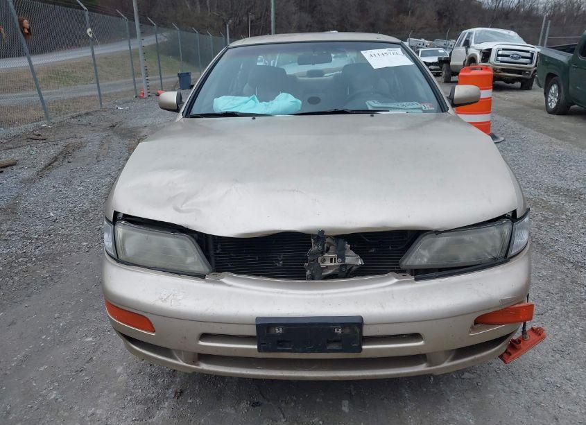 Photo 12 of 1998 Nissan Maxima GLE/GXE/SE (VIN JN1CA21D3WT524177)