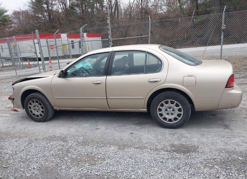 Photo 14 of 1998 Nissan Maxima GLE/GXE/SE (VIN JN1CA21D3WT524177)