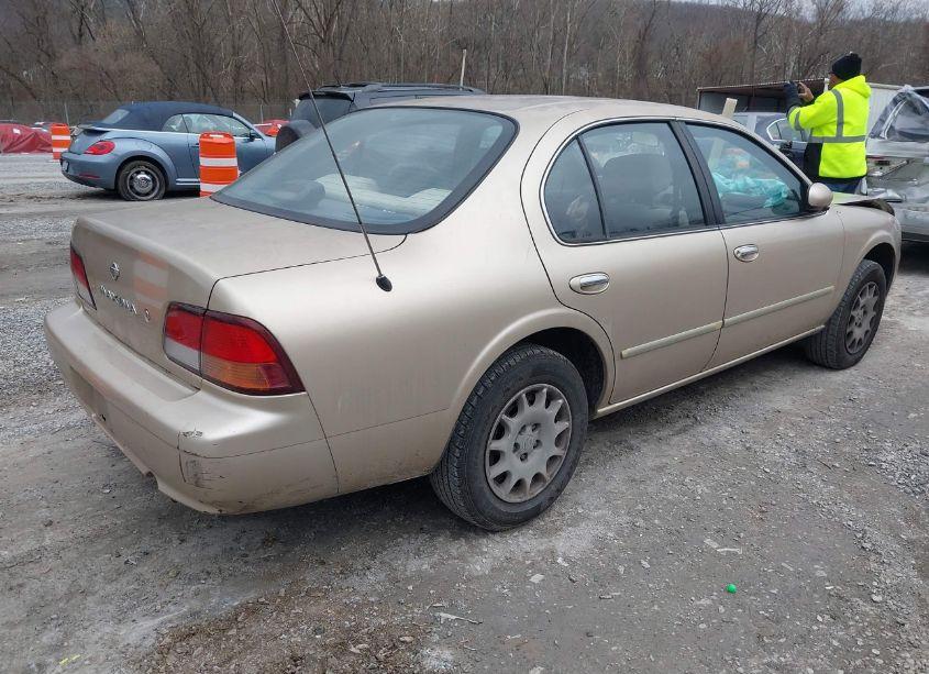 Photo 4 of 1998 Nissan Maxima GLE/GXE/SE (VIN JN1CA21D3WT524177)