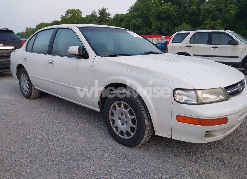 1999 Nissan Maxima GLE/GXE/SE/SE-L (VIN JN1CA21D3XT214595) main photo