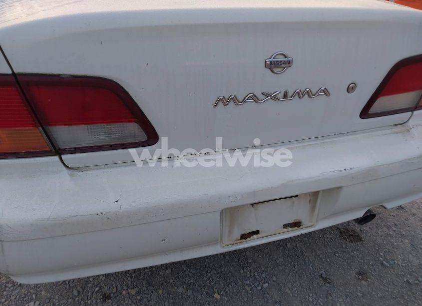 Photo 12 of 1999 Nissan Maxima GLE/GXE/SE/SE-L (VIN JN1CA21D3XT214595)
